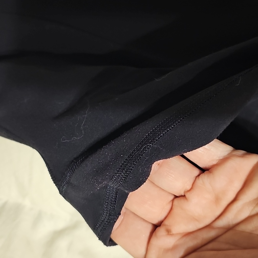 Lululemon Align Black Leggings. Size 8 Great Condition!!! 25" Inseam - Picture 11 of 12
